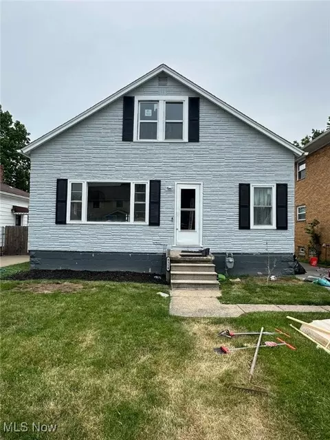 8314 Fernhill Ave, Parma, OH 44129
