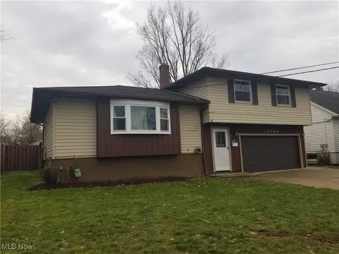13899 Starlite Dr, Brook Park, OH 44142