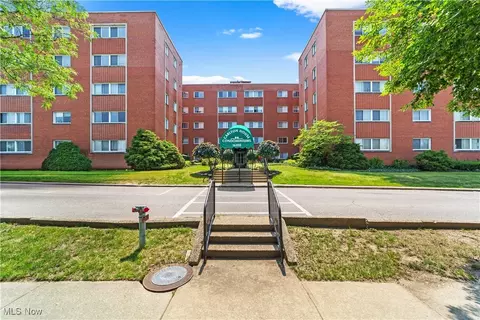 16100 Van Aken Blvd #205, Shaker Heights, OH 44120