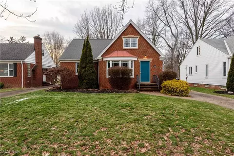 4284 W 215th St, Fairview Park, OH 44126