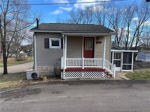 249 Pleasant Aly SW, Bolivar, OH 44612