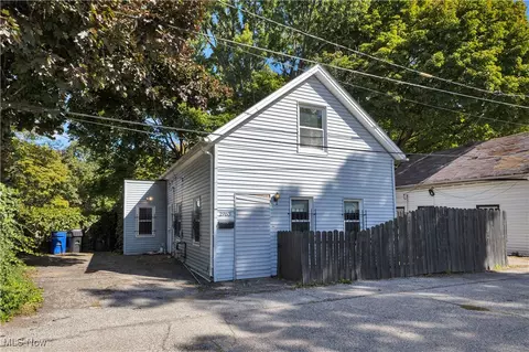 1963 Fulton Pl, Cleveland, OH 44113