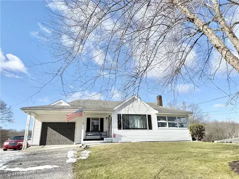 3112 Pothour Wheeler Rd, Hubbard, OH 44425
