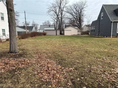 E 293 Street, Willowick, OH 44095