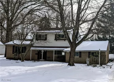 632 Center Rd, New Franklin, OH 44319