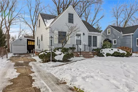 25655 Cook Rd, Olmsted Falls, OH 44138