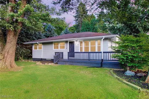 6970 Reno Dr, Louisville, OH 44641
