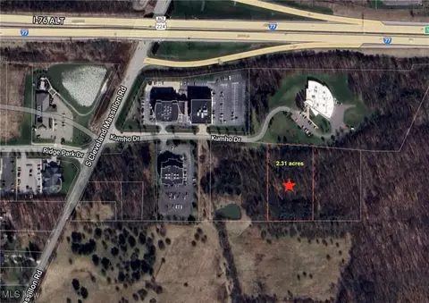 Kumho Drive, Fairlawn, OH 44333