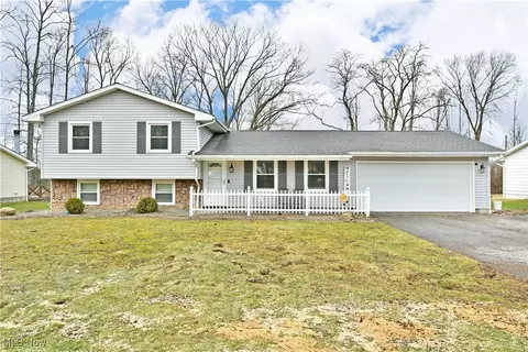 2306 S Turner Rd, Austintown, OH 44515