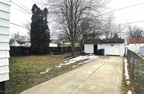 14500 Kennerdown Ave, Maple Heights, OH 44137 photo 4