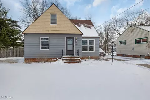 429 Avon Belden Rd, Avon Lake, OH 44012