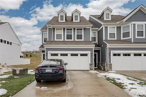 865 Dipper Ln #1, Aurora, OH 44202