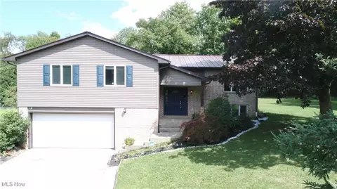 2723 Lee Dr, Wooster, OH 44691