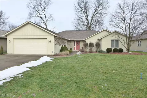 21196 Creekside Dr, Strongsville, OH 44149