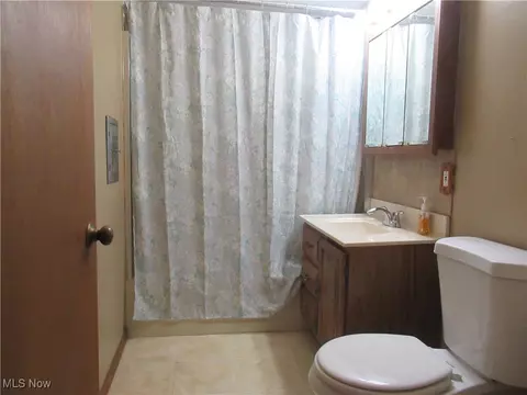 237 E Boxwood Ave, Akron, OH 44301 photo 11