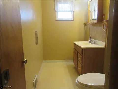 237 E Boxwood Ave, Akron, OH 44301 photo 13