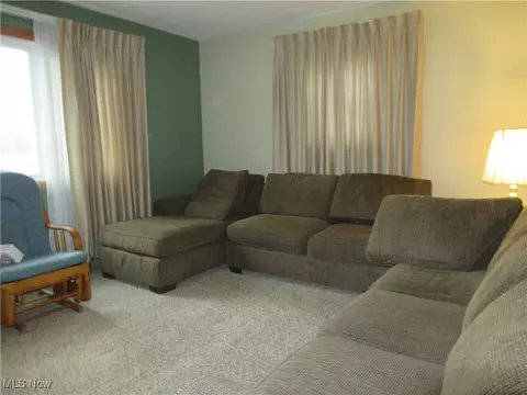 237 E Boxwood Ave, Akron, OH 44301 photo 3