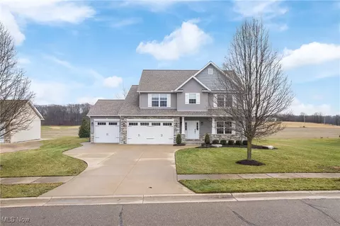 7494 Rolling Green Ave NW, Massillon, OH 44646