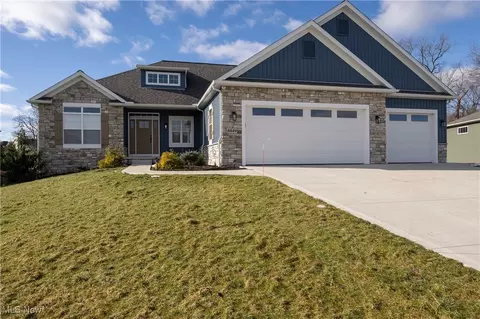 8849 Scotsbury Glen St NW, Massillon, OH 44646