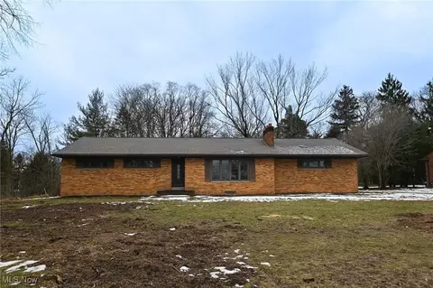 16561 Shurmer Rd, Strongsville, OH 44136