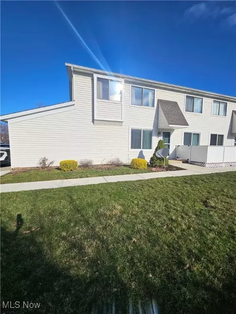 5549 Ivy Ct #7B, Willoughby, OH 44094
