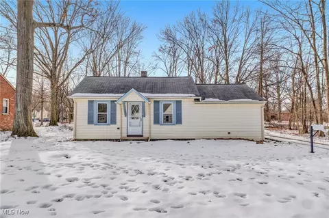 24093 Maple Ridge Rd, North Olmsted, OH 44070