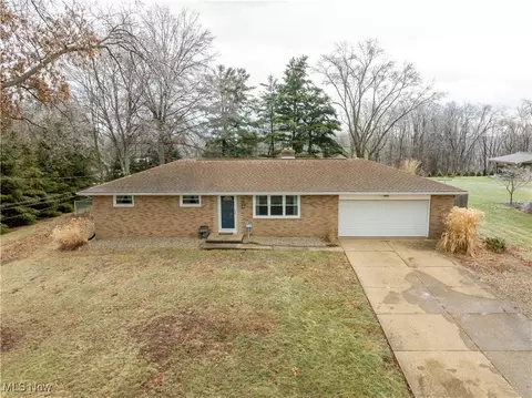 5905 Richville Dr SW, Navarre, OH 44662