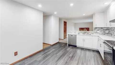 6956 Eastham Cir NW, Canton, OH 44708 photo 8
