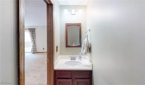 6956 Eastham Cir NW, Canton, OH 44708 photo 14