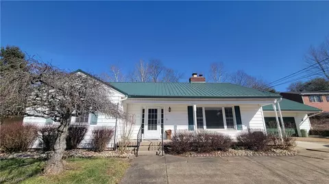 1100 Colegate Dr, Marietta, OH 45750