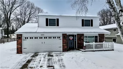 26797 Redwood Dr, Olmsted Falls, OH 44138