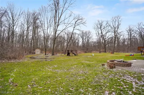 Exterior - 591 Treeside Dr, Stow, OH 44224 photo 3 of 7