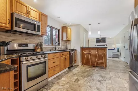Kitchen - 591 Treeside Dr, Stow, OH 44224 photo 1 of 2