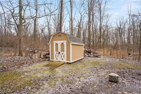 Exterior - 591 Treeside Dr, Stow, OH 44224 photo 6 of 7