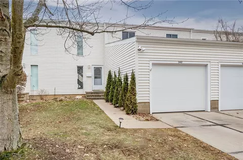 342 Deepwood Dr, Wadsworth, OH 44281