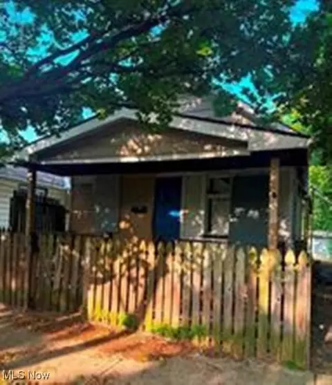 4088 E 72nd St, Cleveland, OH 44105