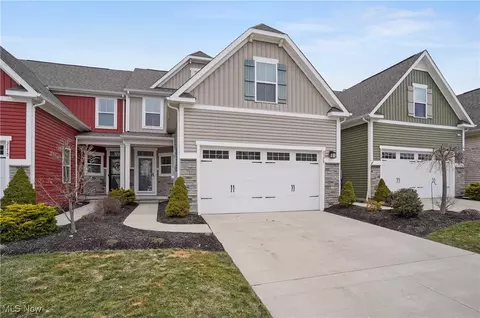 3177 Old Mill Dr, Cuyahoga Falls, OH 44223