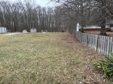 7113 Oakfield North Rd, North Bloomfield, OH 44450