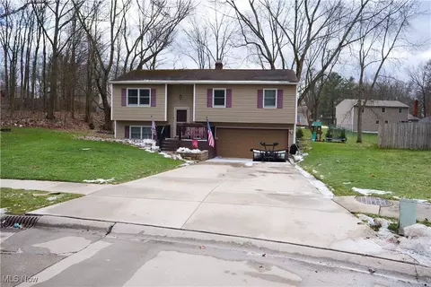 1906 Lowell Cir, Brunswick, OH 44212