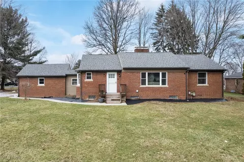 257 W Nimisila Rd, New Franklin, OH 44319