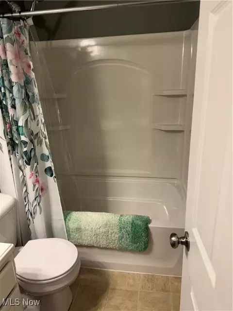 Bath - 107 Fallingwater Dr, Elyria, OH 44035 photo 3 of 3