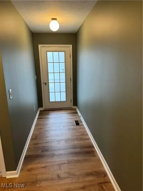 Entry Way - 107 Fallingwater Dr, Elyria, OH 44035 photo 1 of 5