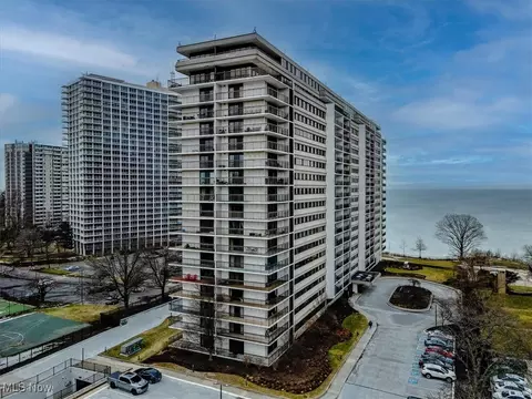 12550 Lake Ave #606, Lakewood, OH 44107