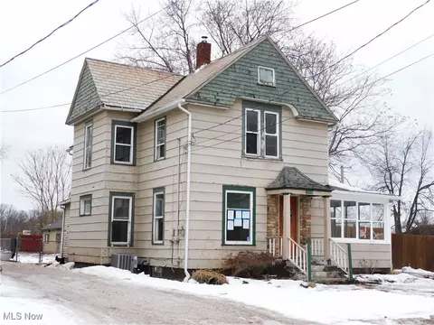 5329 Fort Ave, Ashtabula, OH 44004 photo 3