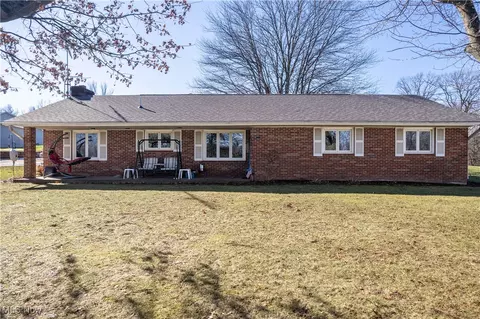 8021 High Mill Ave, Canal Fulton, OH 44614