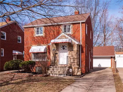 19013 Pawnee Ave, Cleveland, OH 44119