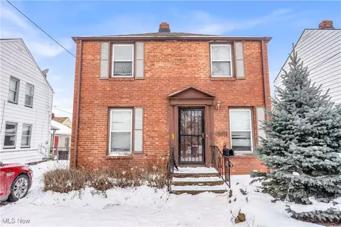 15911 Eldamere Ave, Cleveland, OH 44128