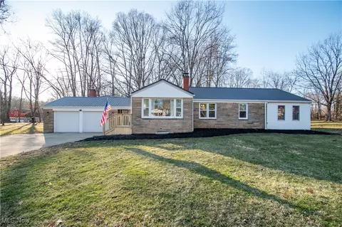 50 Philrose Ln, Poland, OH 44514