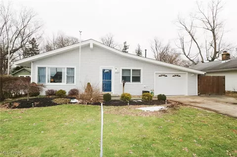 6417 Seminole Trl, Mentor, OH 44060