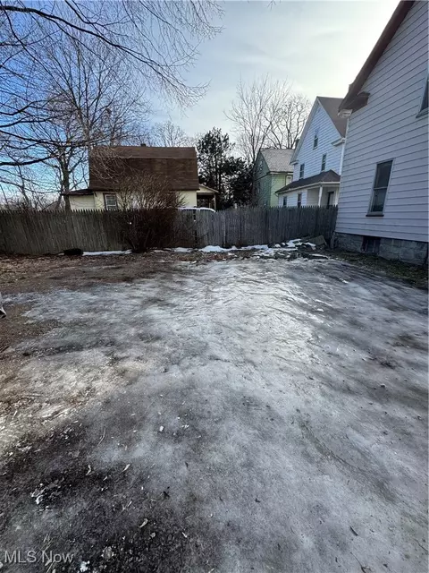 155 Riverside Dr, Ashtabula, OH 44004 photo 5